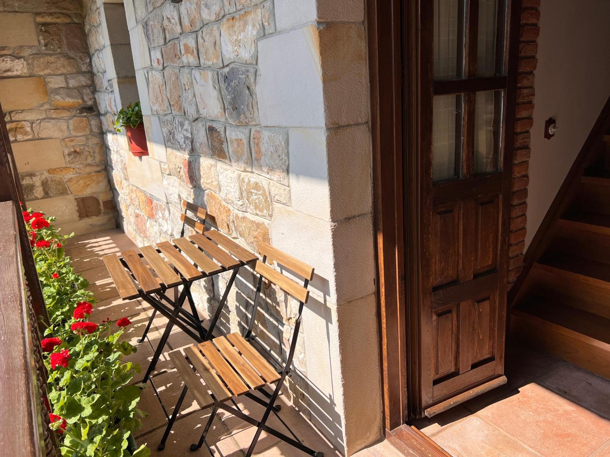 Apartamentos Villa Julieta Ruente Exterior photo